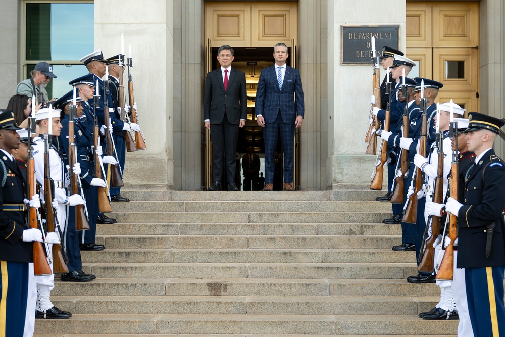 SW Hosts Singaporean Minister for Defense at the Pentagon