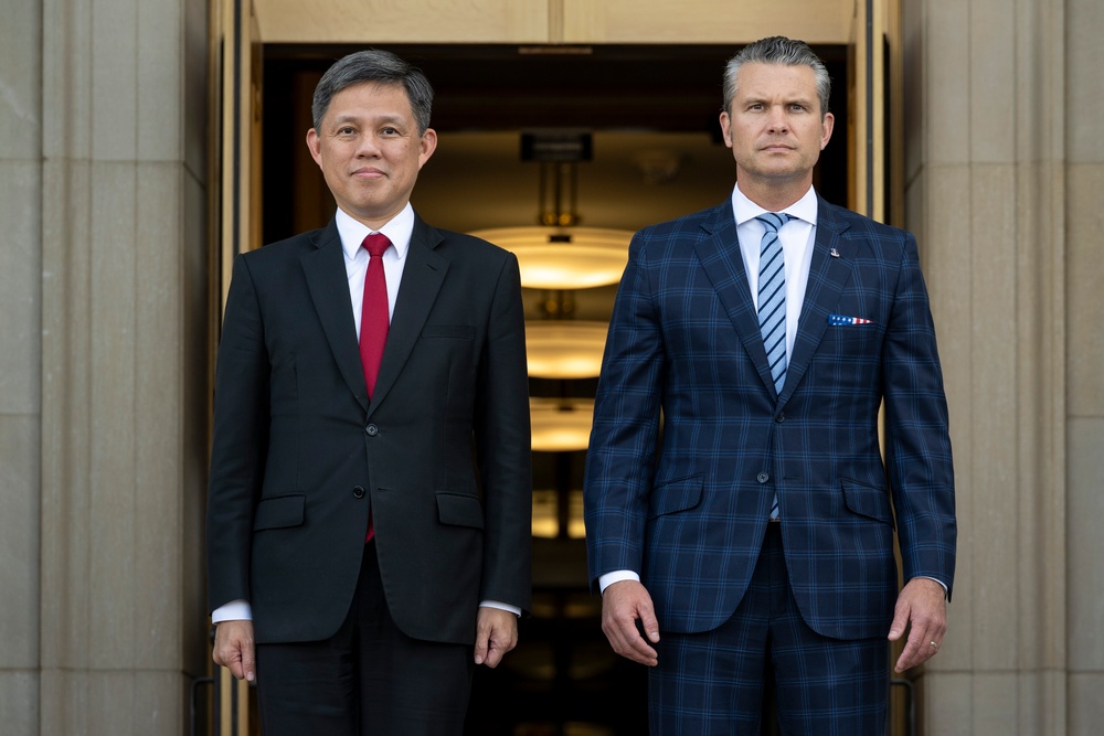SW Hosts Singaporean Minister for Defense at the Pentagon
