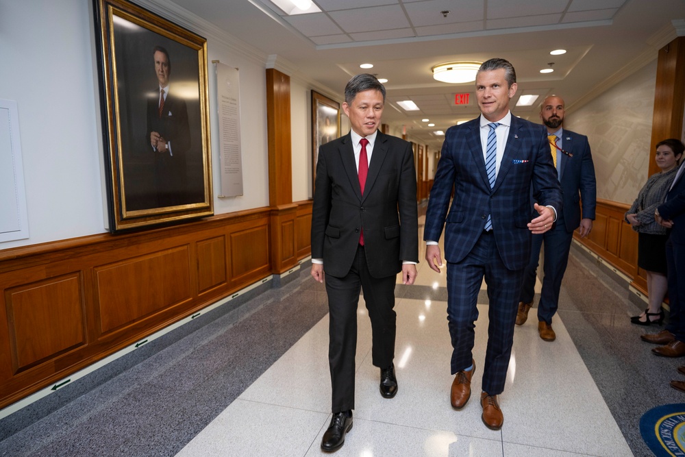 SW Hosts Singaporean Minister for Defense at the Pentagon