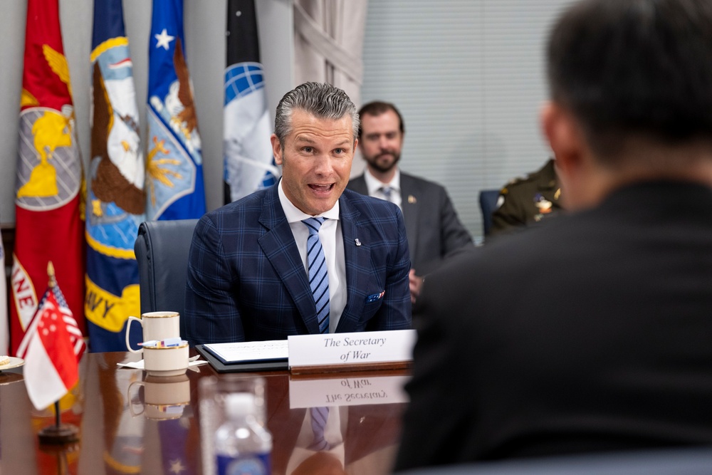 SW Hosts Singaporean Minister for Defense at the Pentagon