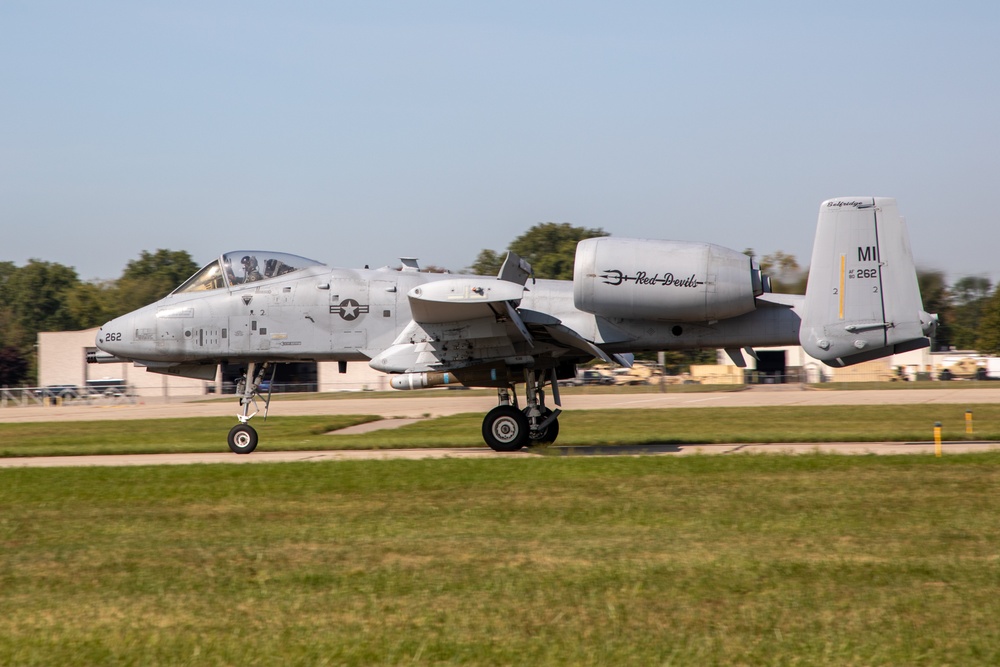 A-10s Train at Selfridge