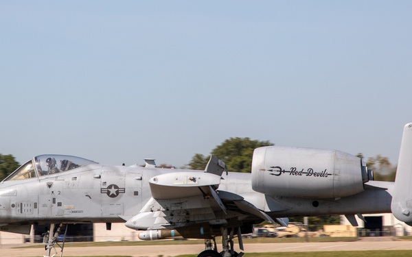 A-10s Train at Selfridge