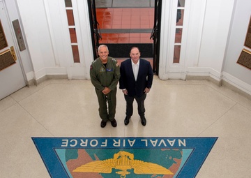 Secretary of the Navy visits Commander, Naval Air Forces
