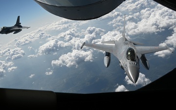 117ARW hosts flight for U.S. Embassy Members over Romania