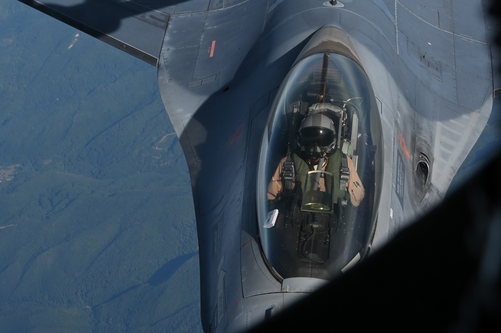 117ARW performs AR training with Romania F-16s