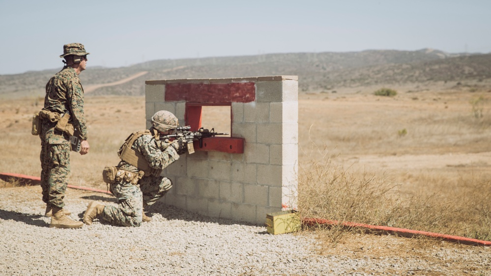15th MEU Marines Refine Marksmanship Skills with Rifle, Pistol Ranges