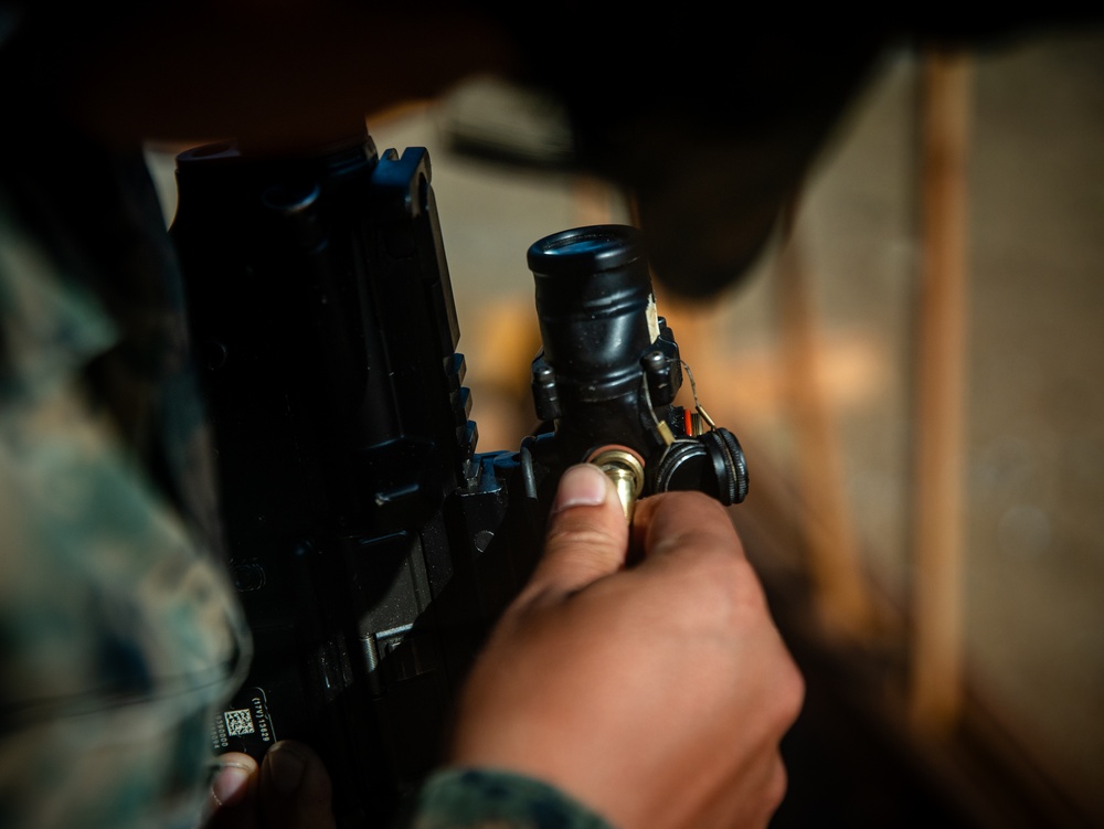 15th MEU Marines Refine Marksmanship Skills with Rifle, Pistol Ranges