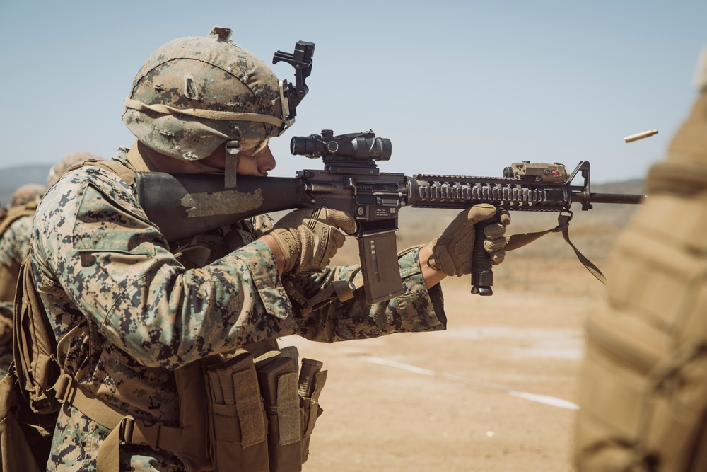 15th MEU Marines Refine Marksmanship Skills with Rifle, Pistol Ranges