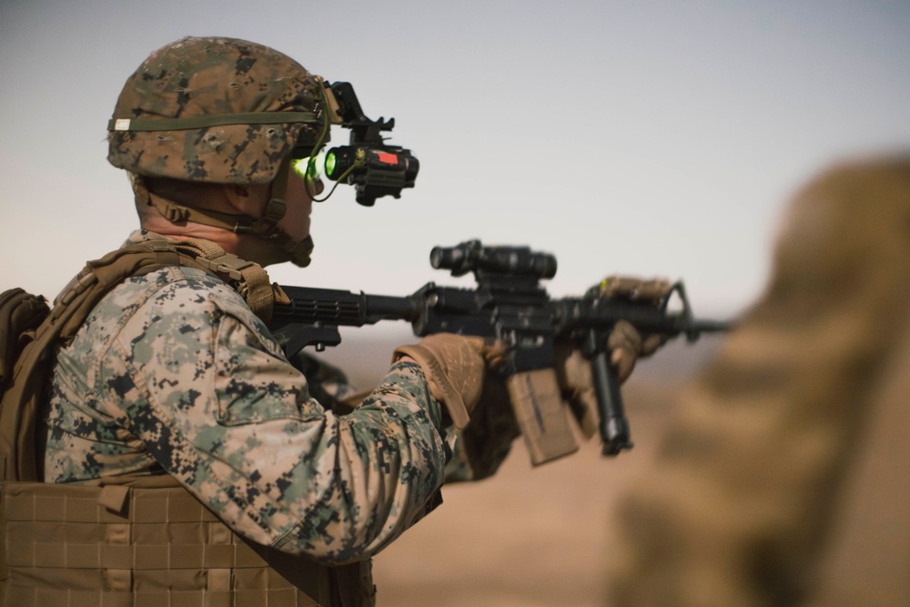 15th MEU Marines Refine Marksmanship Skills with Rifle, Pistol Ranges