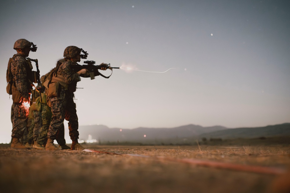 15th MEU Marines Refine Marksmanship Skills with Rifle, Pistol Ranges