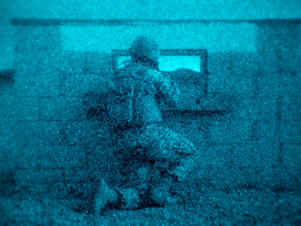 15th MEU Marines Refine Marksmanship Skills with Rifle, Pistol Ranges