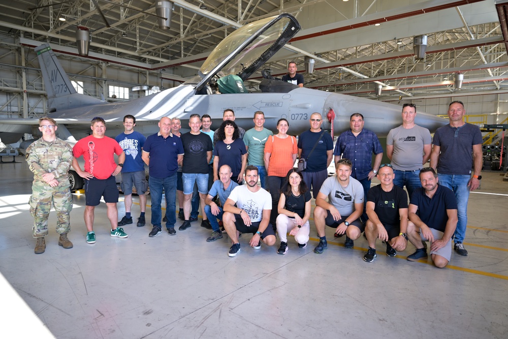 Slovenian firefighters visit Aviano