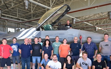 Slovenian firefighters visit Aviano