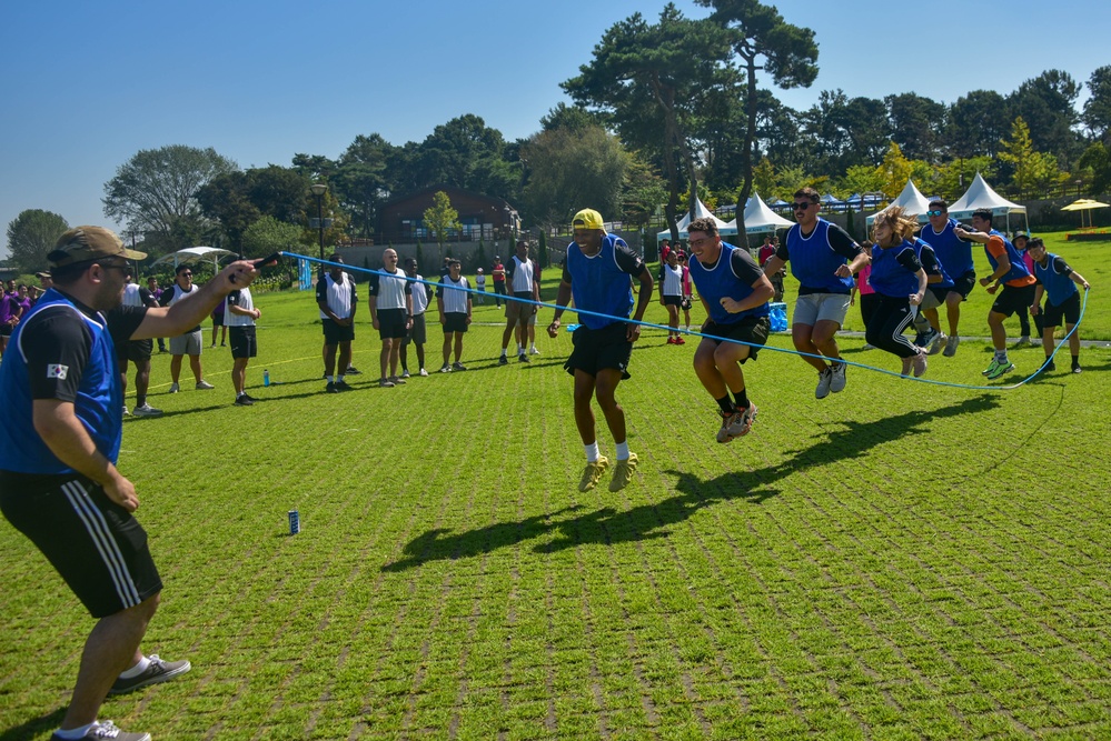 U.S. and ROK Service members conduct Friendship Sports day