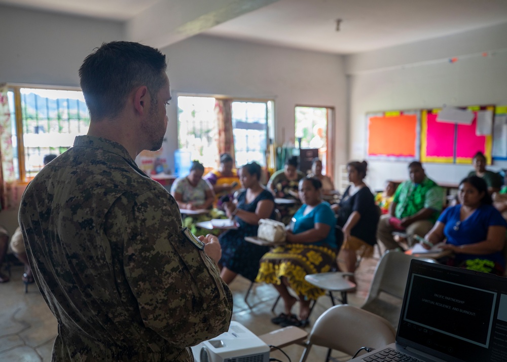 Pacific Partnership 2025 Servicemembers Hold Stress Management Lecture at Ohmine Elementary School in Pohnpei, Federated States of Micronesia September 10, 2025