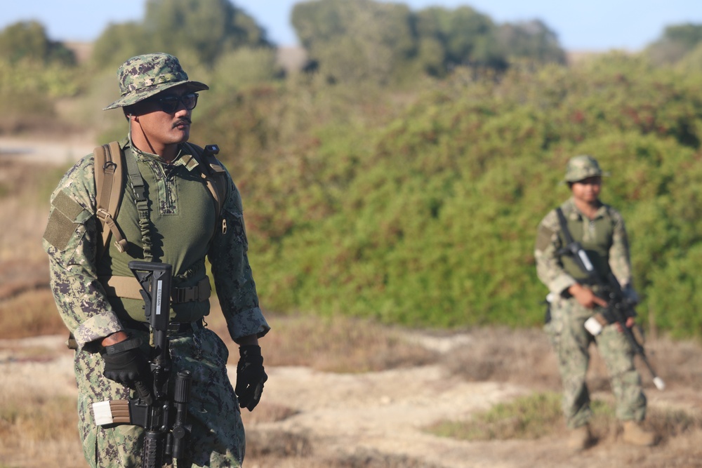 FASTEUR, MSRON 2, and MSRON 11 perform a simulated patrol exercise at Naval Station Rota