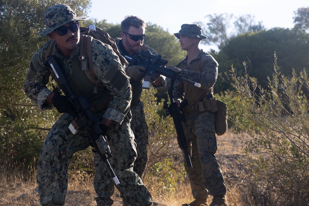 FASTEUR, MSRON 2, and MSRON 11 perform a simulated patrol exercise at Naval Station Rota