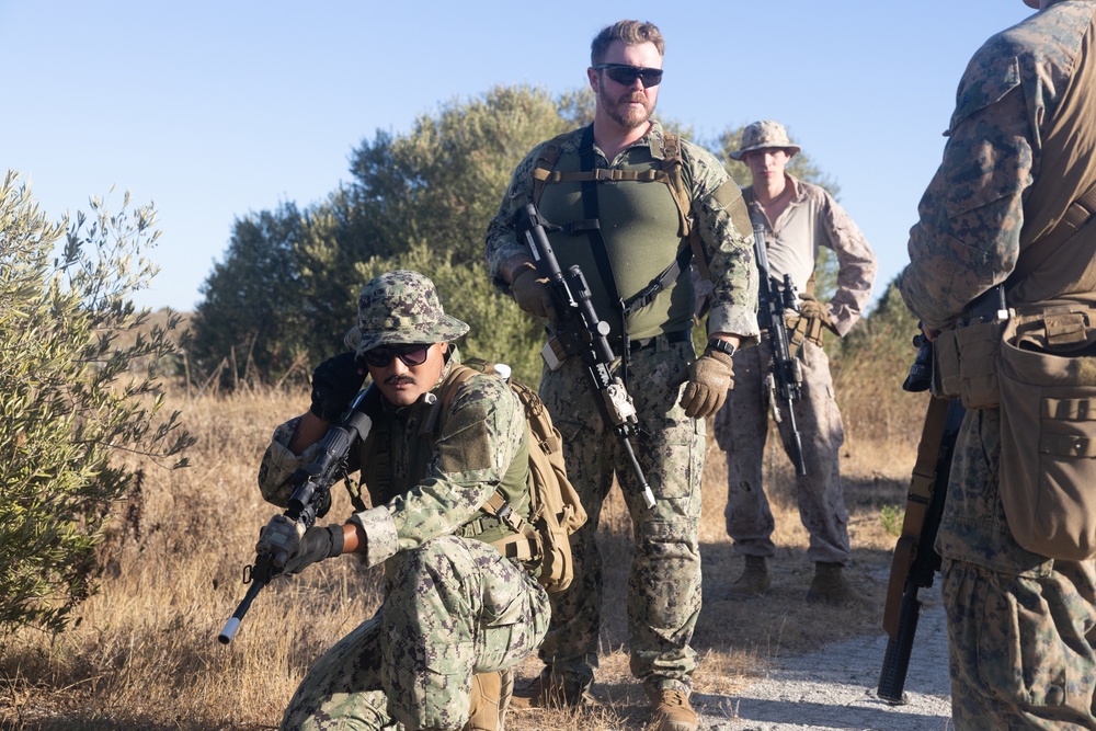 FASTEUR, MSRON 2, and MSRON 11 perform a simulated patrol exercise at Naval Station Rota