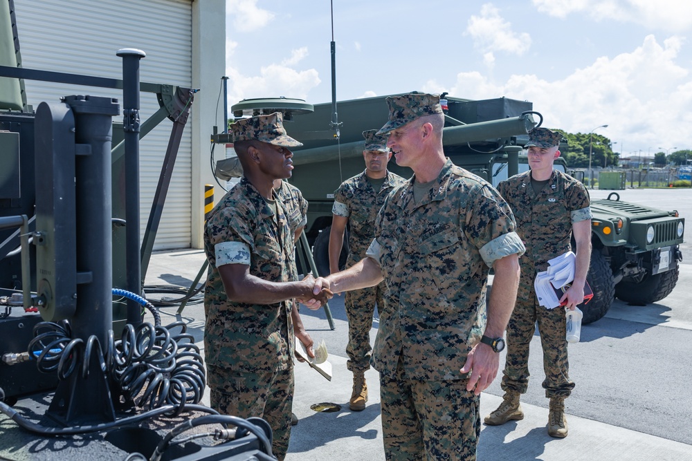 3rd MARDIV Commanding General visits 12th MLR