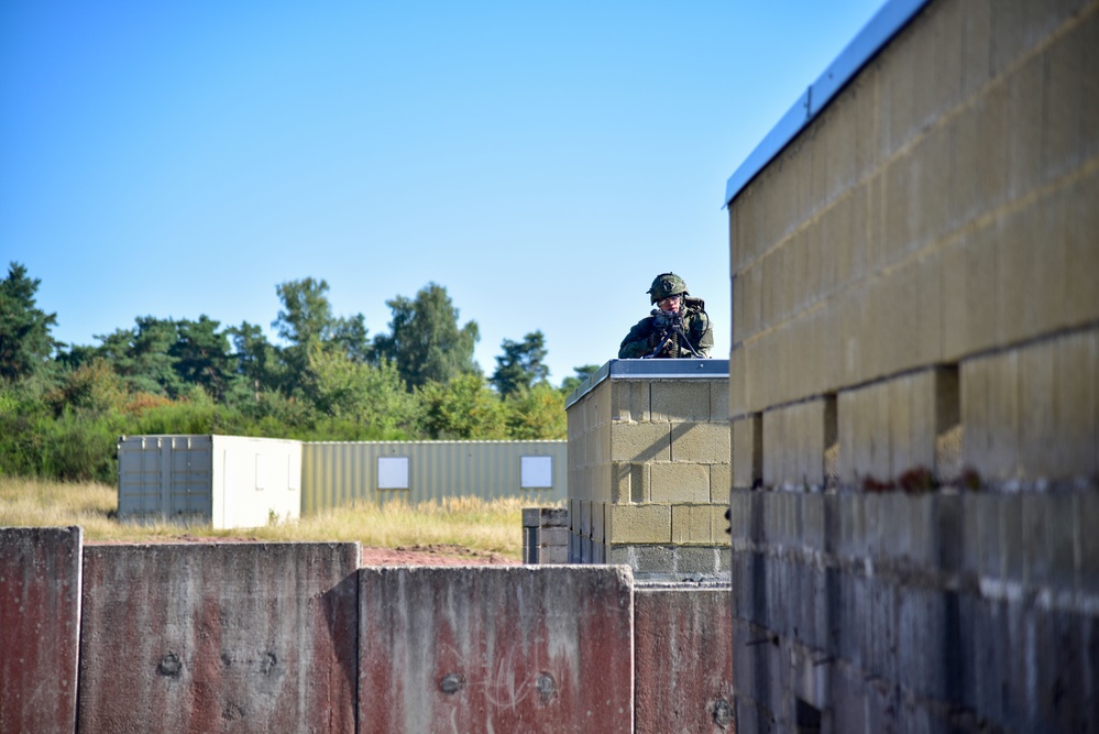 Netherlands Marine Corps Trains in GTA