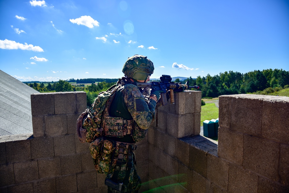 Netherlands Marine Corps Trains in GTA