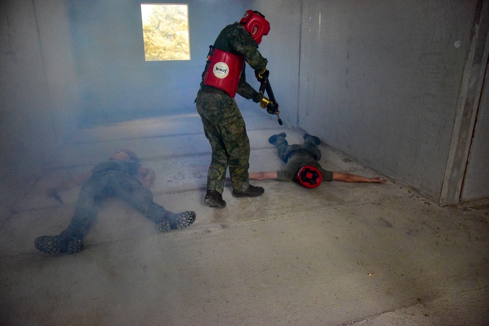 Netherlands Marine Corps Trains in GTA