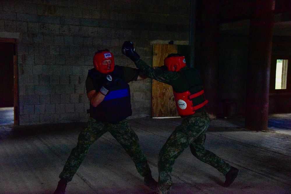 Netherlands Marine Corps Trains in GTA