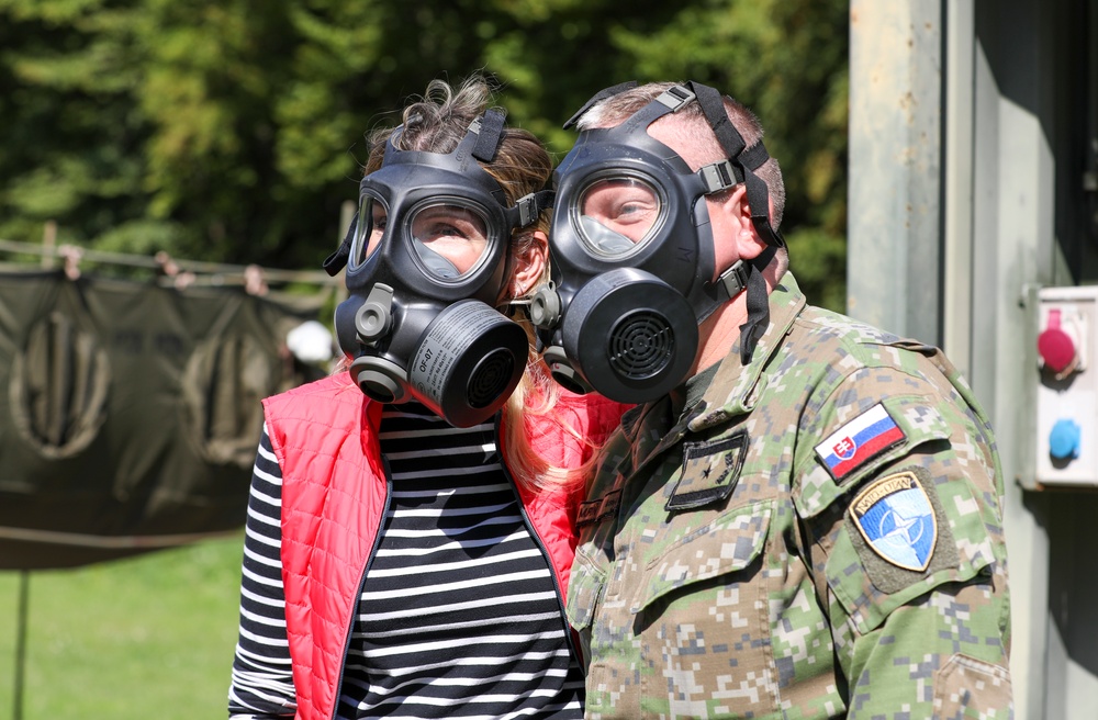 Deputy Chief of Mission Heather Rodgers Visits Toxic Valley 25