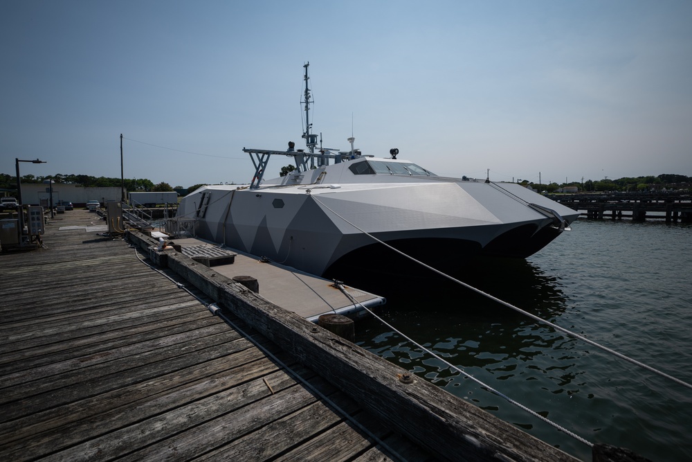 Stiletto Autonomous Boat Launch &amp; Recovery