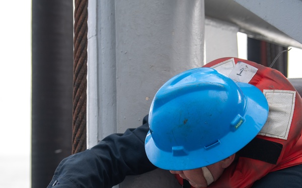 Boxer Conducts Fueling-at-Sea rehearsal