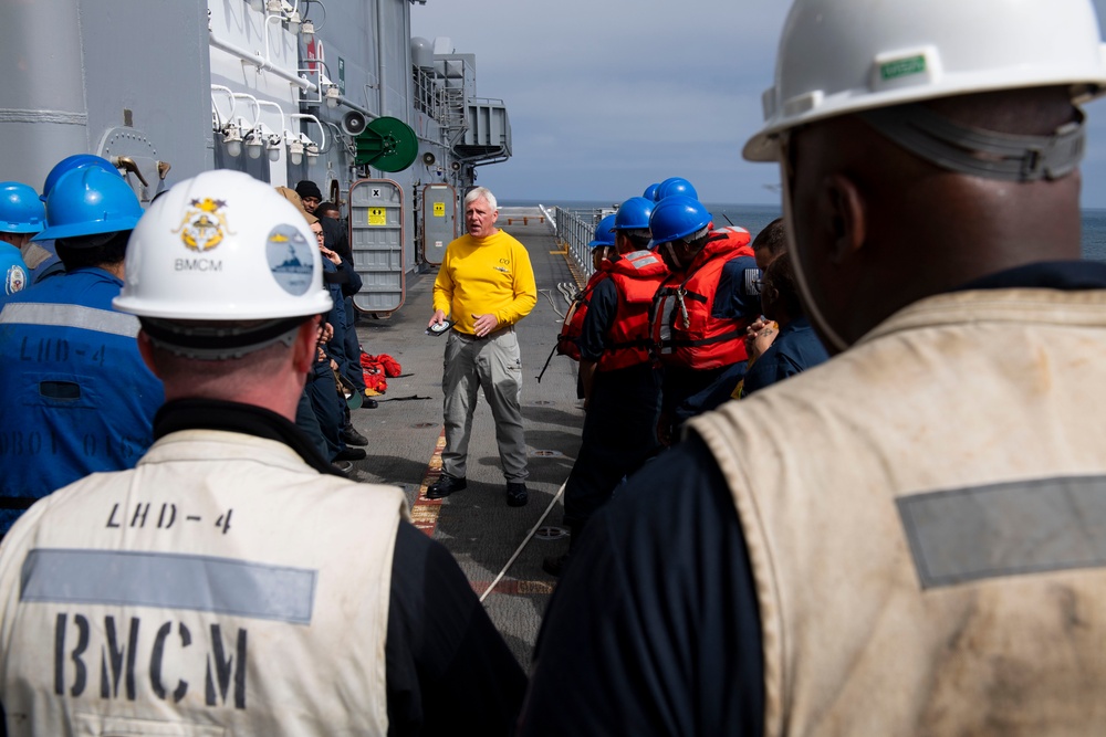 Boxer Conducts Fueling-at-Sea Rehearsal