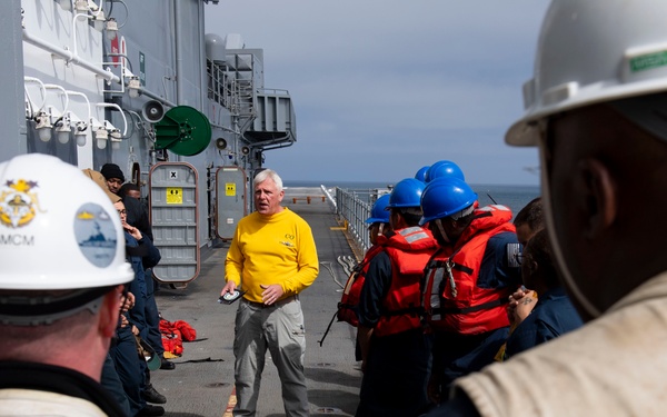 Boxer Conducts Fueling-at-Sea Rehearsal