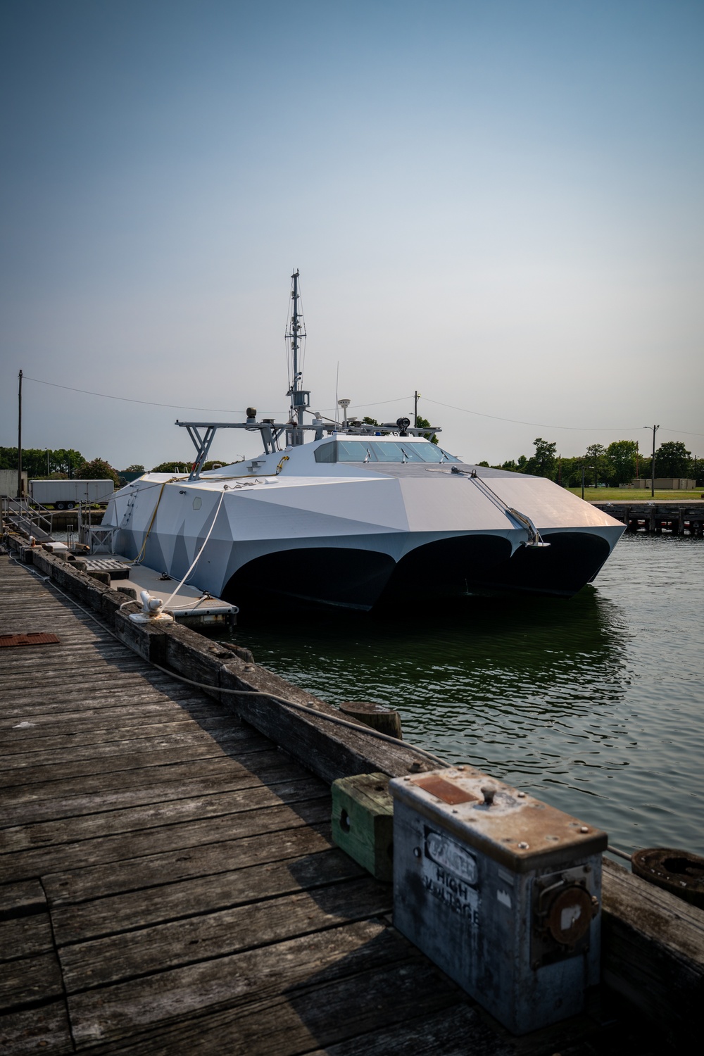 Stiletto Autonomous Boat Launch &amp; Recovery