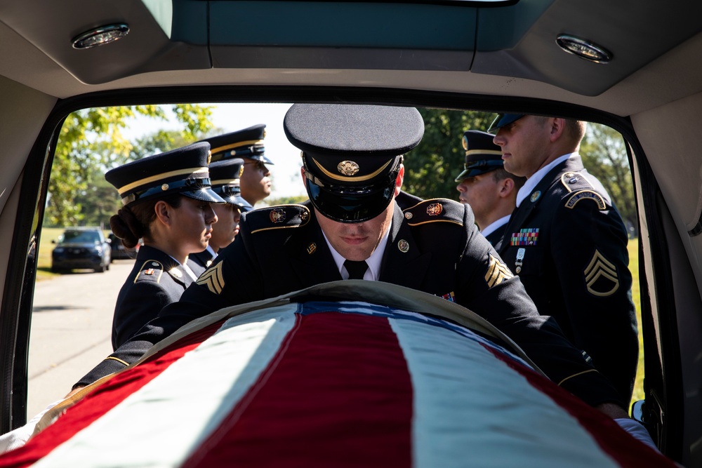 Hoosier Guardsmen Refine Drill and Ceremony Techniques at Crown Hill Cemetary