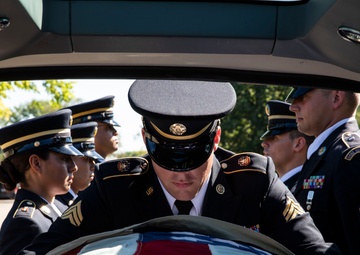 Hoosier Guardsmen Refine Drill and Ceremony Techniques at Crown Hill Cemetary