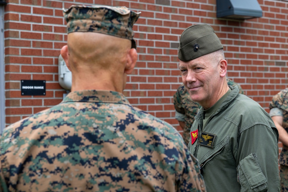 Commander From 2nd MAW Visits MARSOC