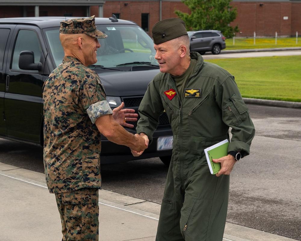 Commander From 2nd MAW Visits MARSOC