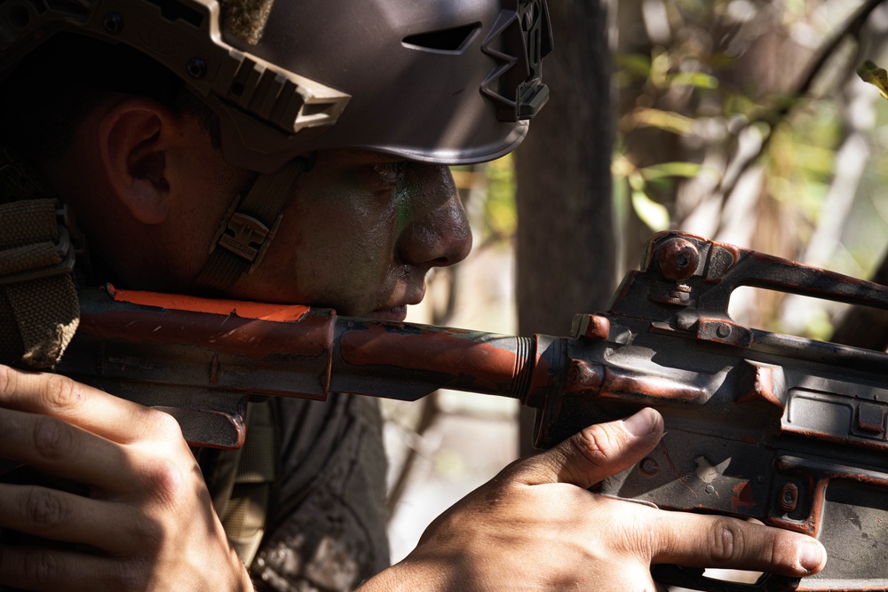 BLT 3/5 and V11 Marines conduct field exercise during Assault Climbers Course