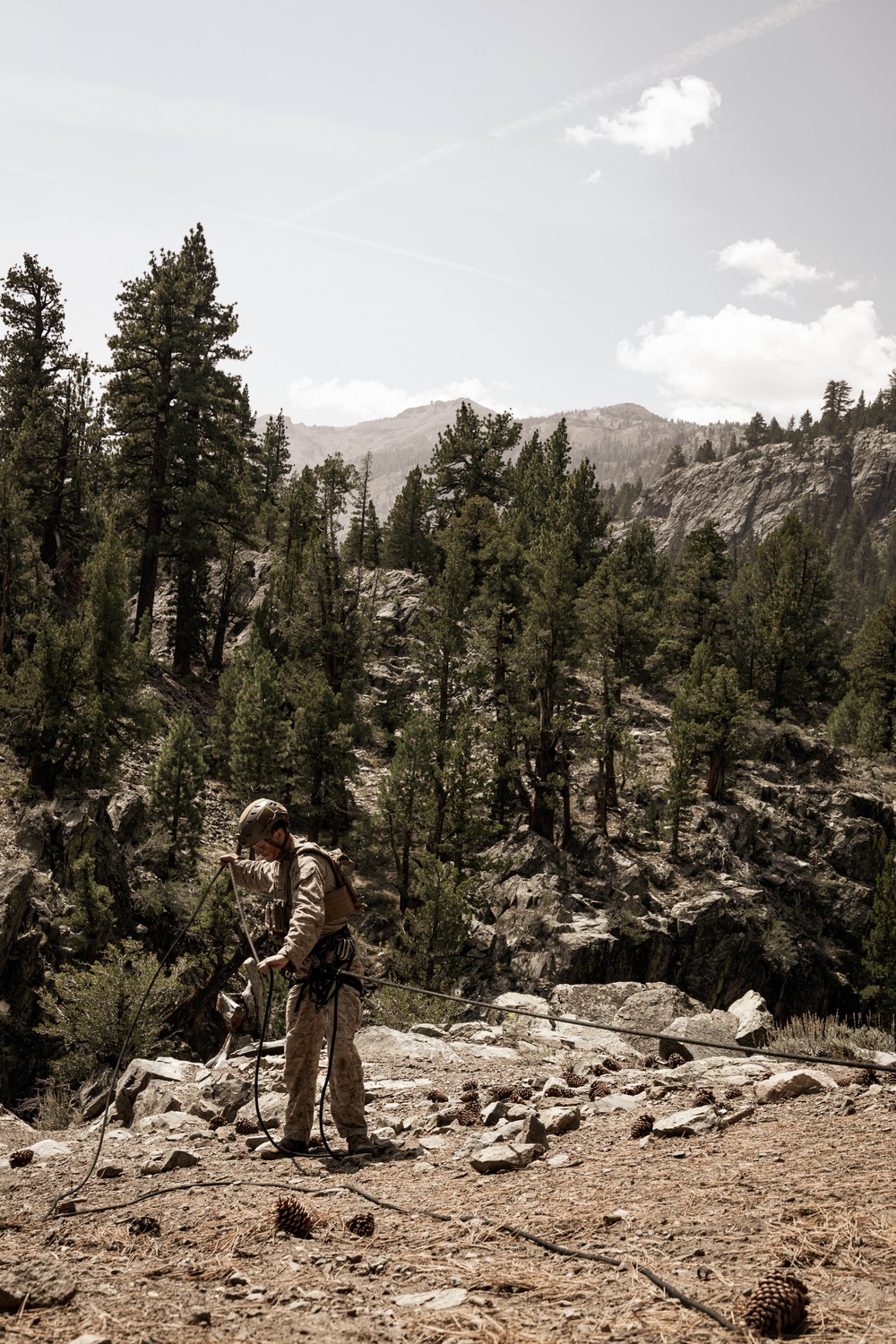 BLT 3/5 and V11 Marines conduct field exercise during Assault Climbers Course