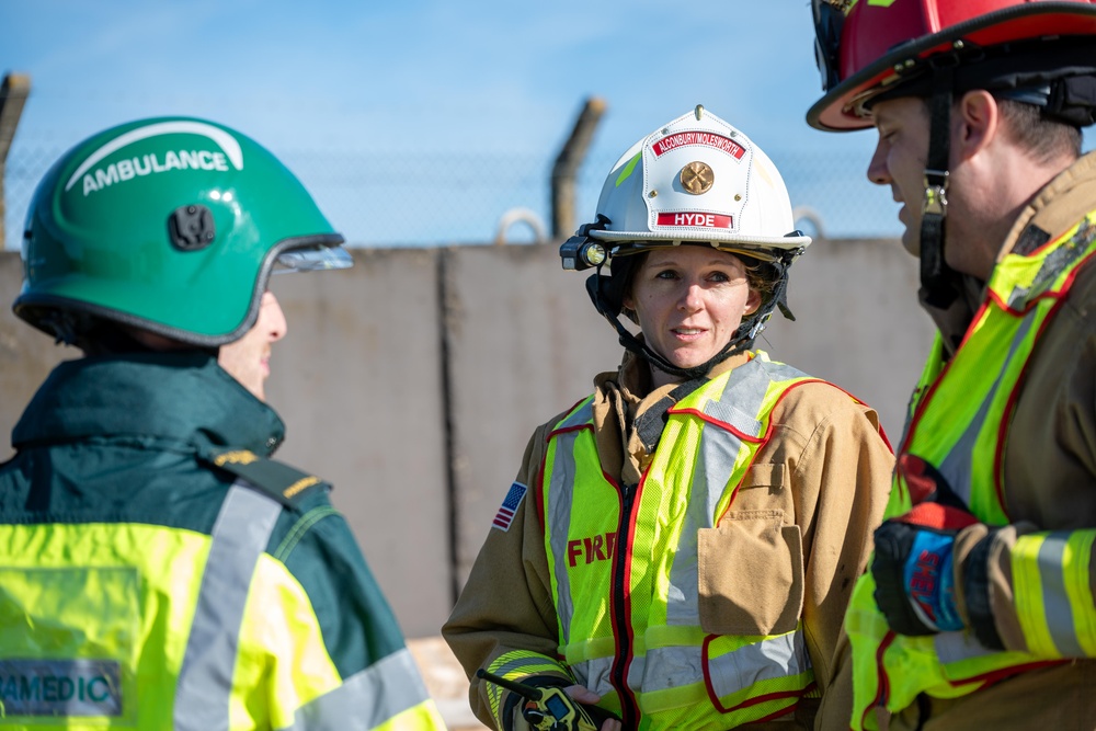 RAF Alconbury/Molesworth firefighters team up with UK paramedics for joint training