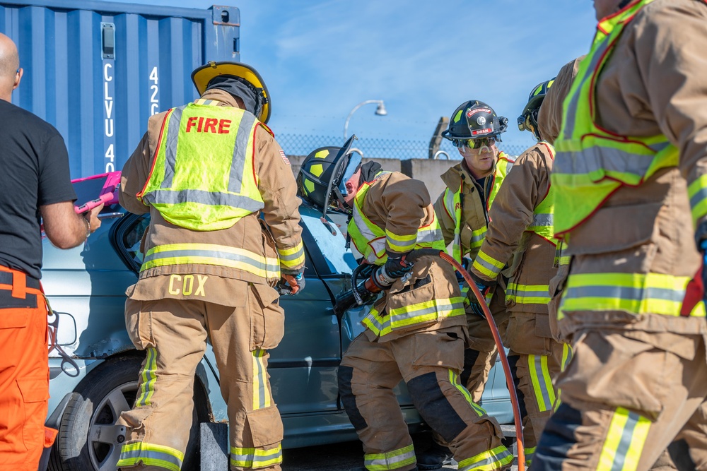RAF Alconbury/Molesworth firefighters team up with UK paramedics for joint training