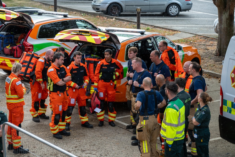 RAF Alconbury/Molesworth firefighters team up with UK paramedics for joint training