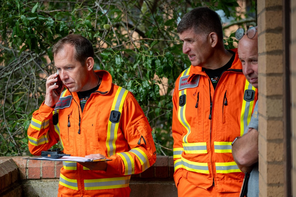 RAF Alconbury/Molesworth firefighters team up with UK paramedics for joint training