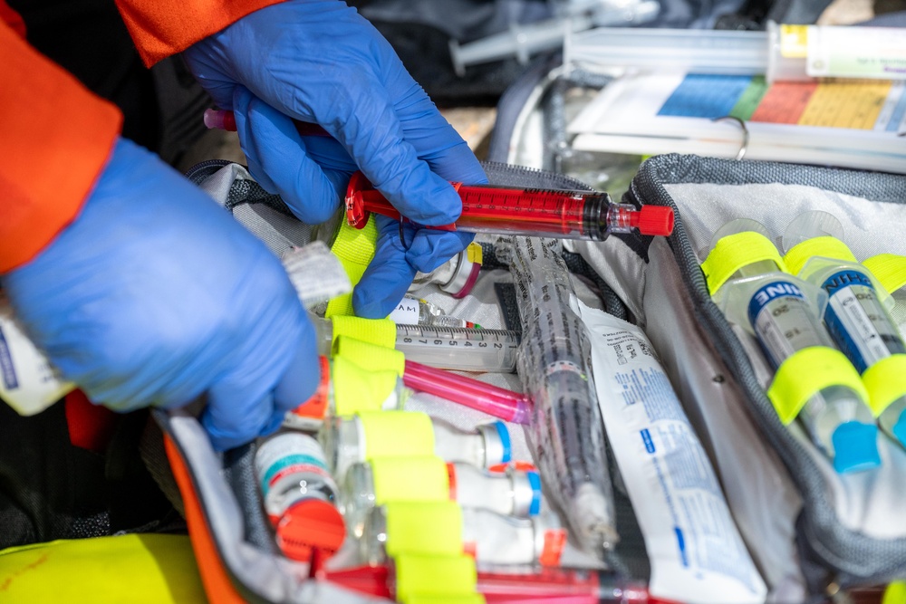 RAF Alconbury/Molesworth firefighters team up with UK paramedics for joint training
