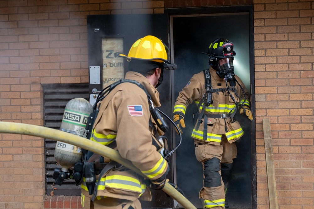 RAF Alconbury/Molesworth firefighters team up with UK paramedics for joint training