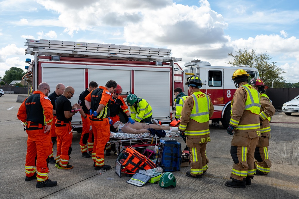 RAF Alconbury/Molesworth firefighters team up with UK paramedics for joint training