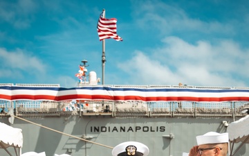 USS INDIANAPOLIS (LCS 17) HOLDS CHANGE OF COMMAND CEREMONY
