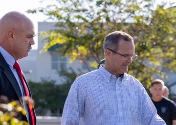 ASW (SOLIC) Visits 7th Special Forces Group (Airborne)