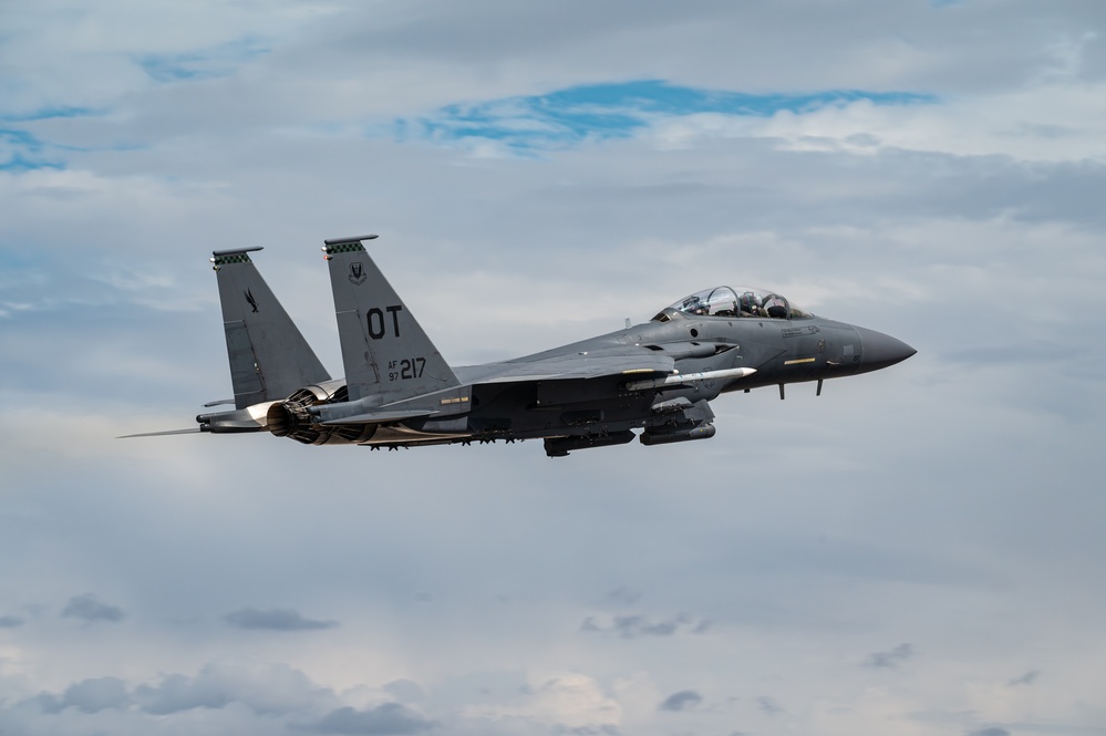 Nellis take offs and landings Aug 26, 2025