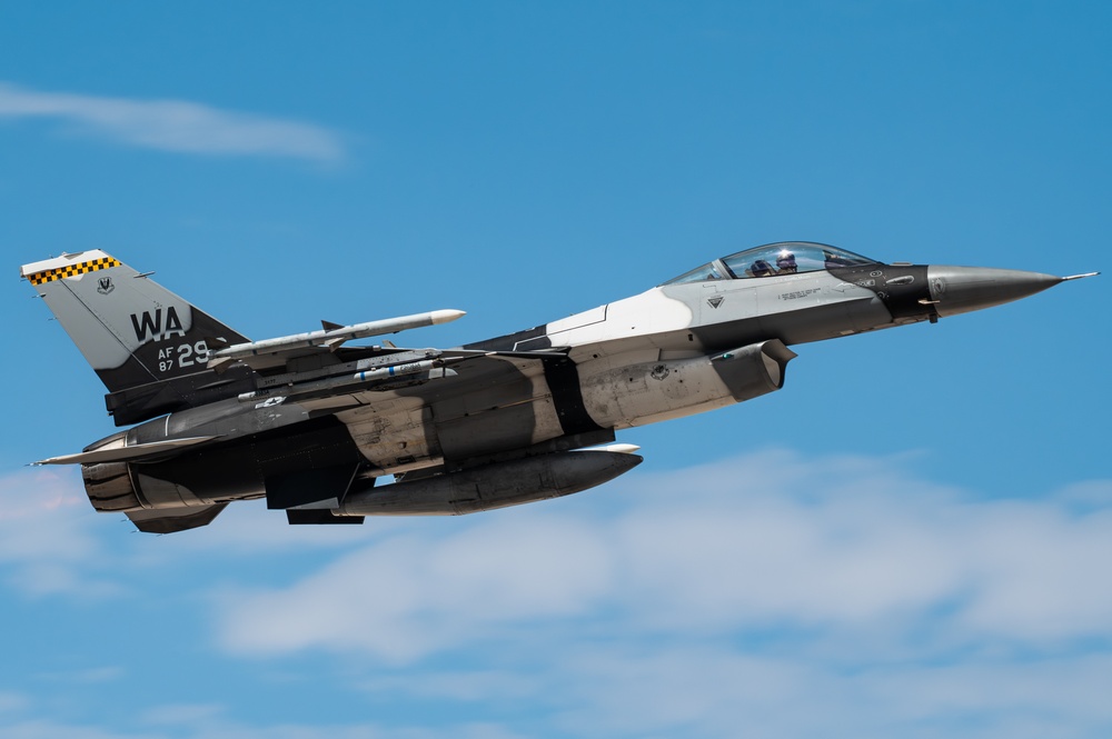 Nellis take offs and landings Aug 26, 2025